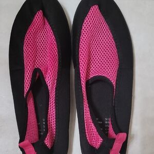 Women’s Black & Pink Mesh Slip-On Flats